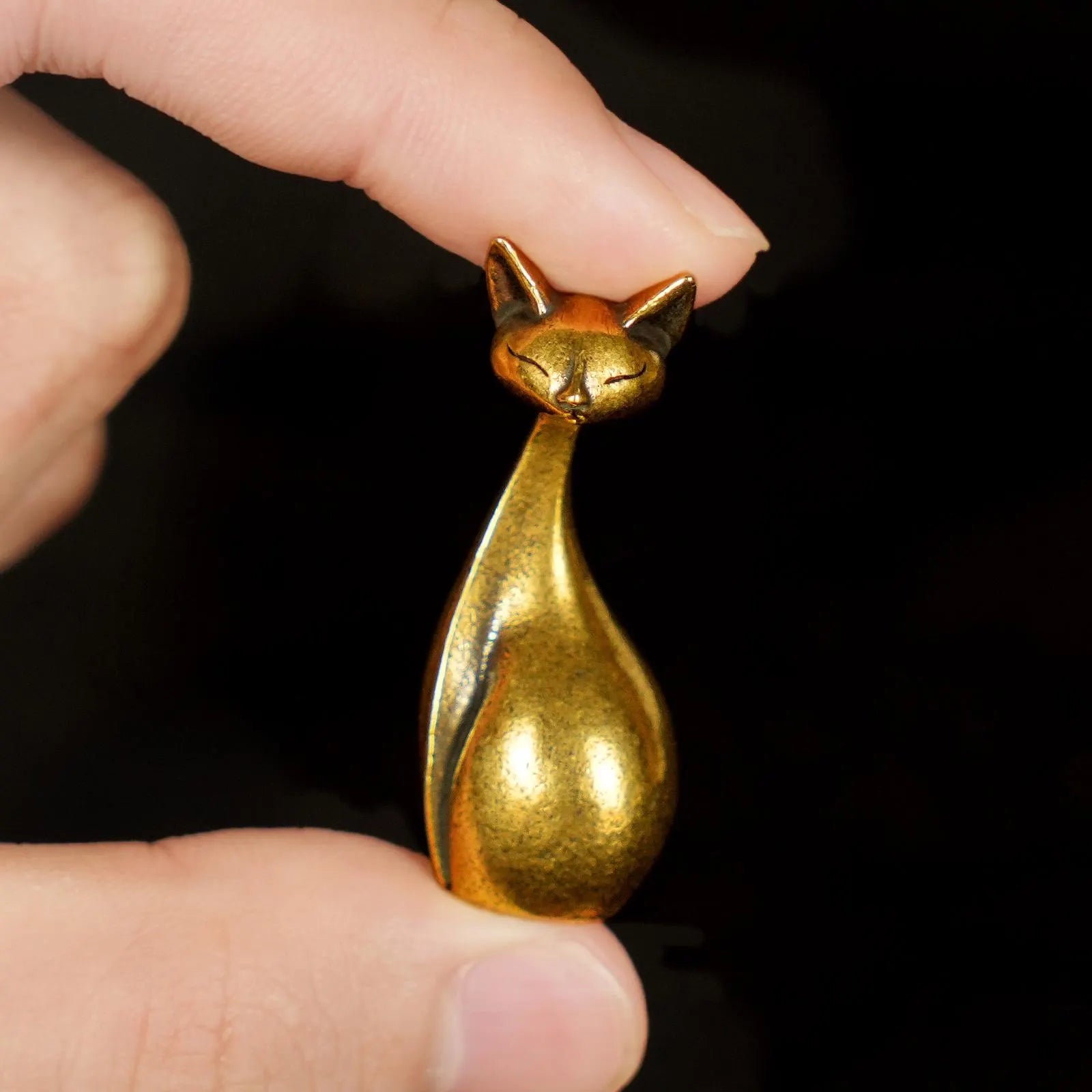 Solid Brass Cool Cat Statue - Retro Peek-A-Boo Feline Sculpture, Elegant Desk Decor & Collectible Gift for Cat Lovers