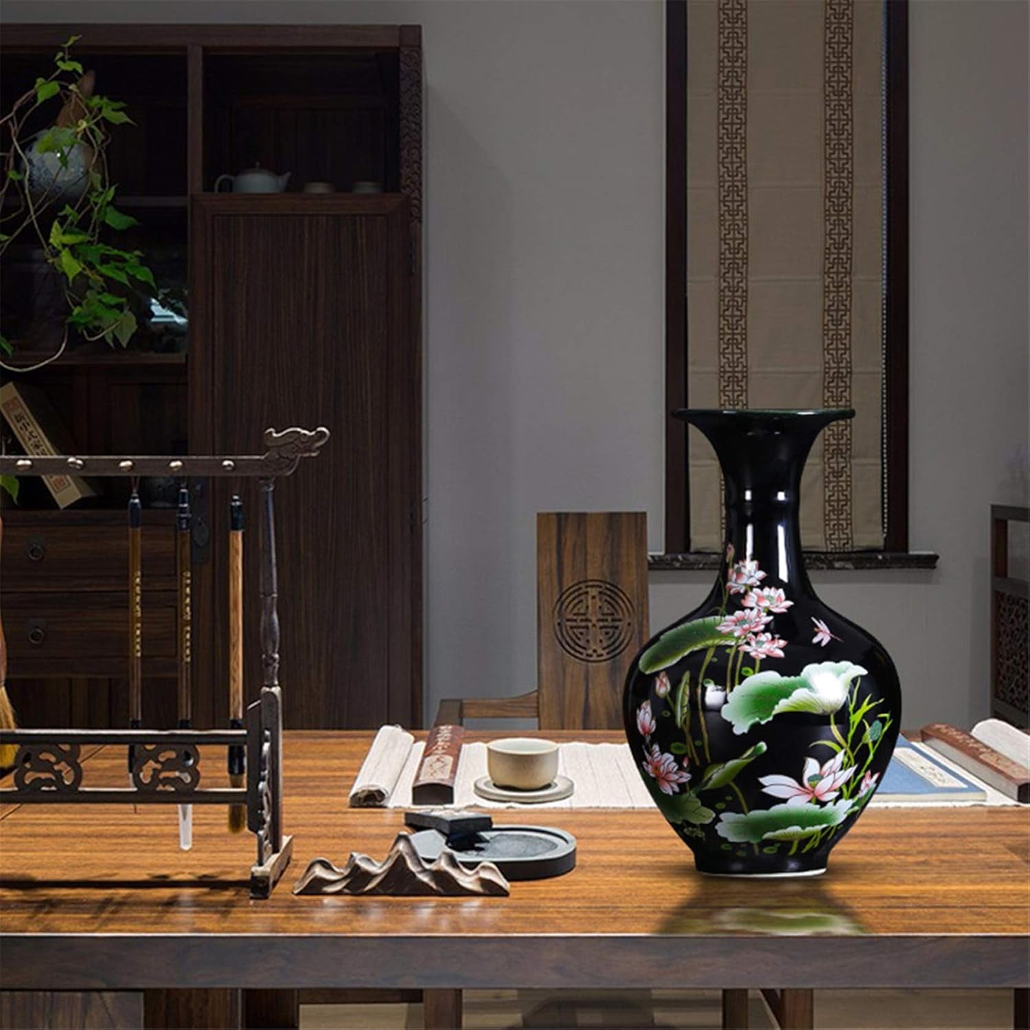 Meightai 9.45'' China Style Decorative Vase, Classic Ceramic Vases for Art Home Decoration, Chinese Retro Porcelain Ceramic Vase with Base, Beauty Lotus Flower Painting, Black