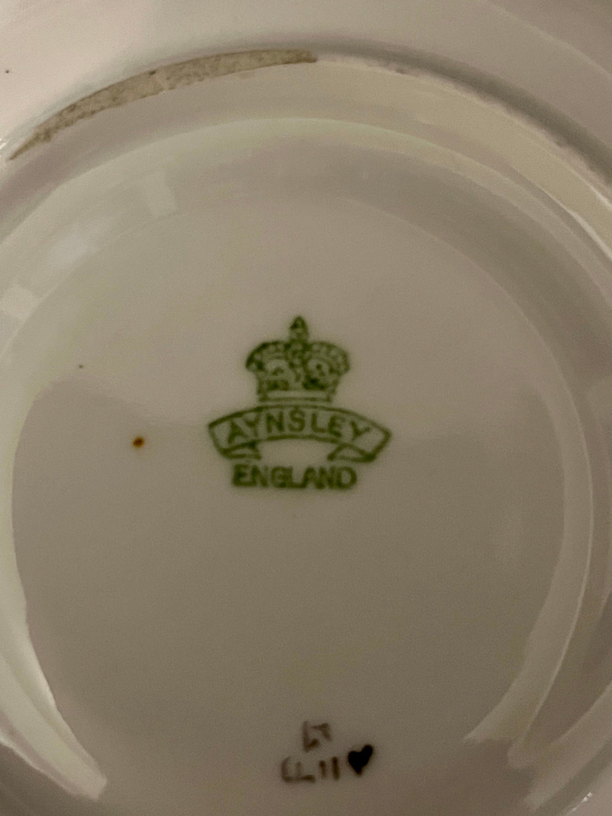 Beautiful Set of Four Antique Aynsley Indian Tree Demitasse Cups and Saucers