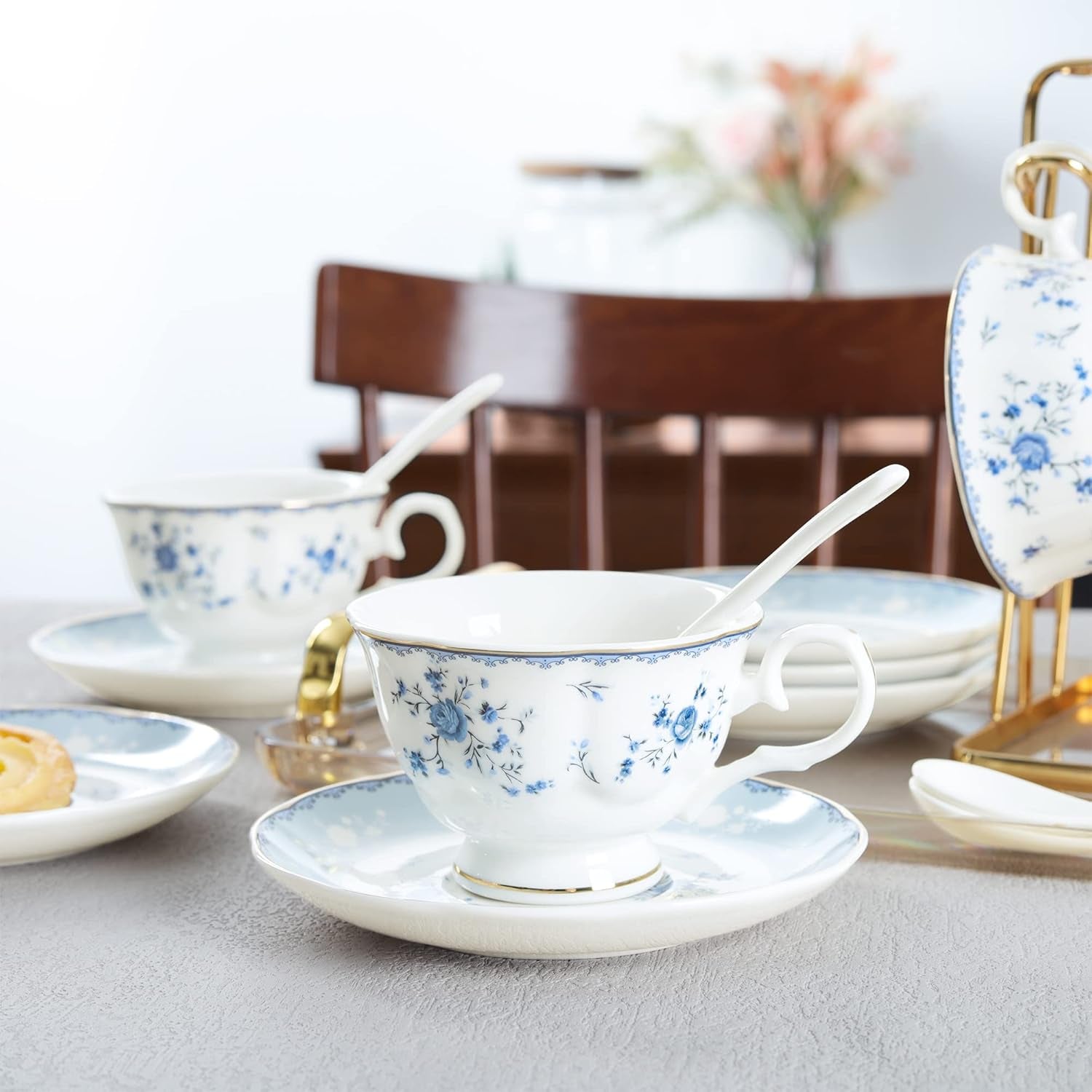 15 Piece Blue Rose Porcelain Tea Set, British Floral Teapot with Tea Cups, Women Tea Party Set for 6