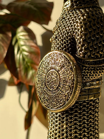 Islamic Warrior Armor Figurine with Surah Al-Isra Shield Perfect Muslim Home Decor Islamic Gift Trinket for Housewarming Special Occasions